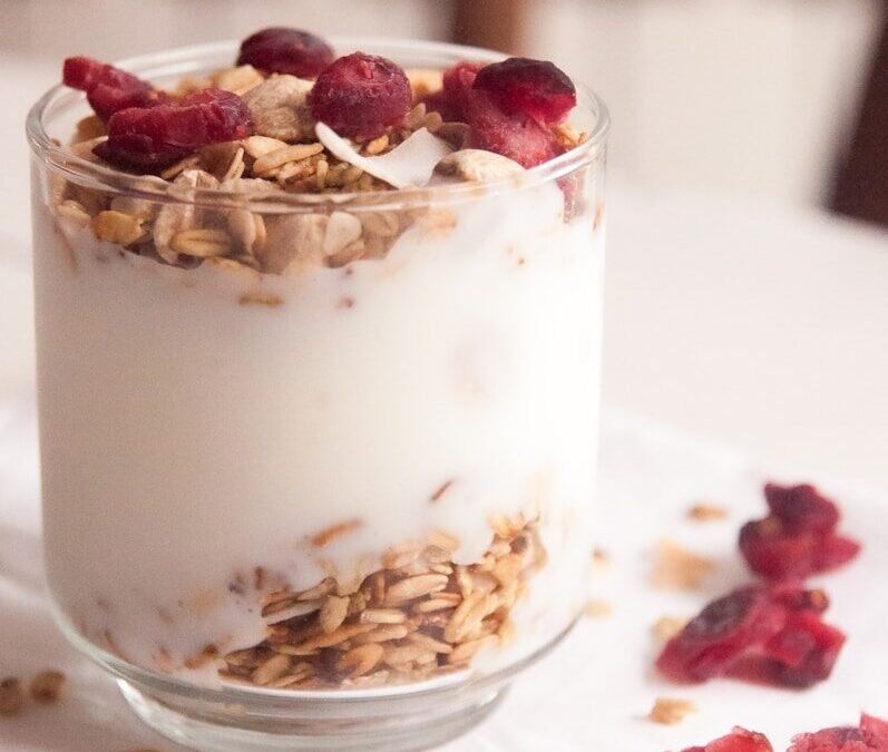 Make Healthy Yogurt Parfaits